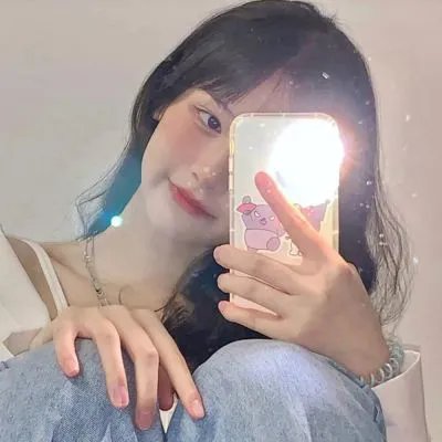 挥著翅膀的女孩